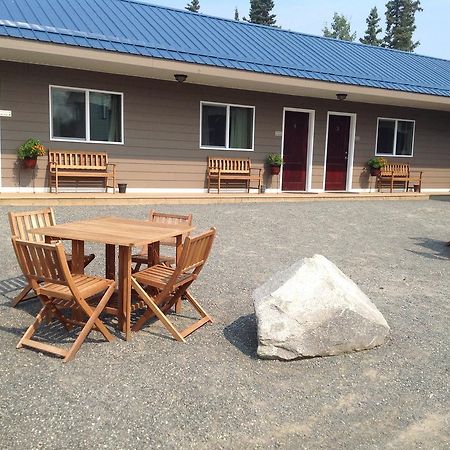 Parkside Inn Haines Junction Exterior photo